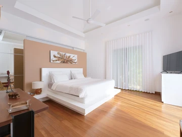 4 Bedroom Villa