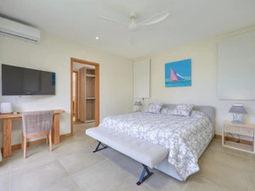 5 Bedroom Villa