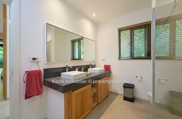 Appartement Contemporain En Rez-De-Jardin