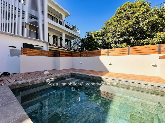 Apartment With Private Garden