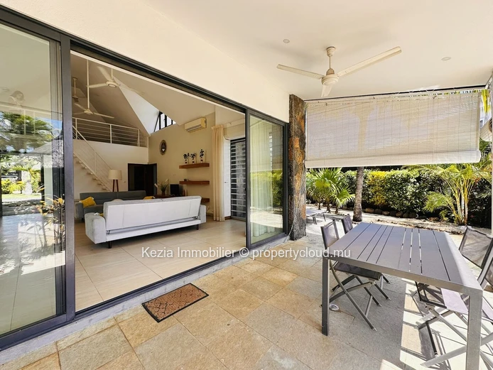 | Villa Contemporaine Avec Piscine Et Jardin Tropical |