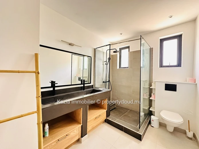 Apartment With Private Garden