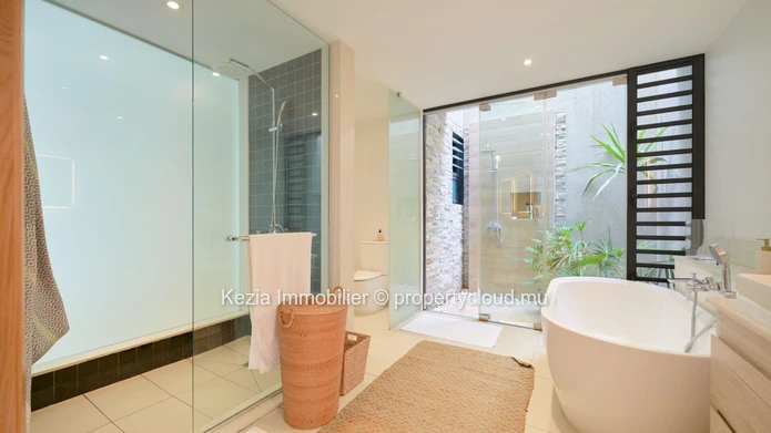 CONTEMPORARY VILLA AND ITS BUcolic GARDEN