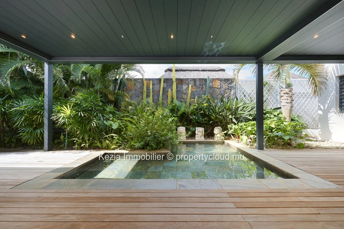Luxurious Balinese villa with exceptional volumes
