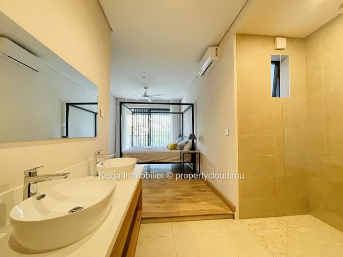 High Standard Contemporary Apartment 