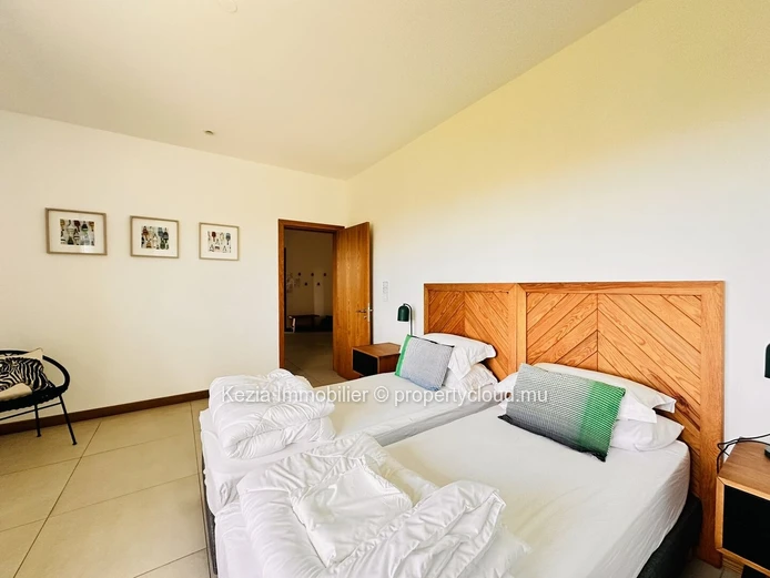 Penthouse With Modern Lines And Sea View
