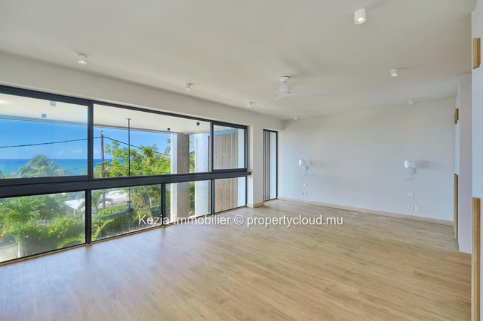 Luxurious Duplex Apartment With Ocean View