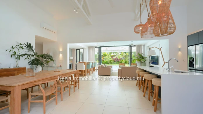 CONTEMPORARY VILLA AND ITS BUcolic GARDEN