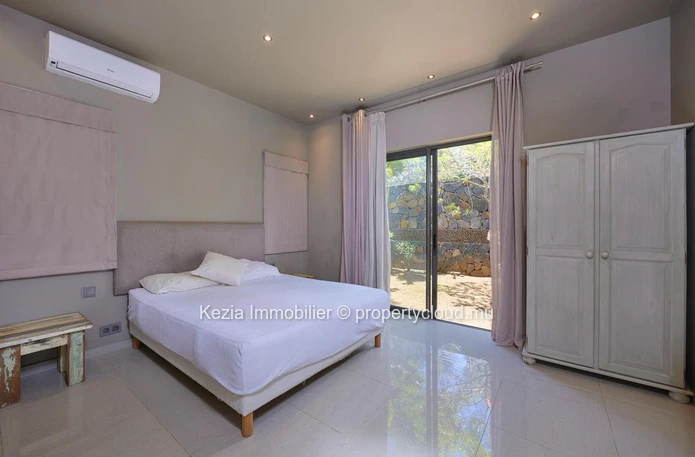 Beautiful Balinese villa with clean lines