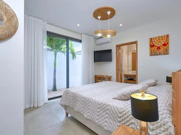 5 Bedroom Villa