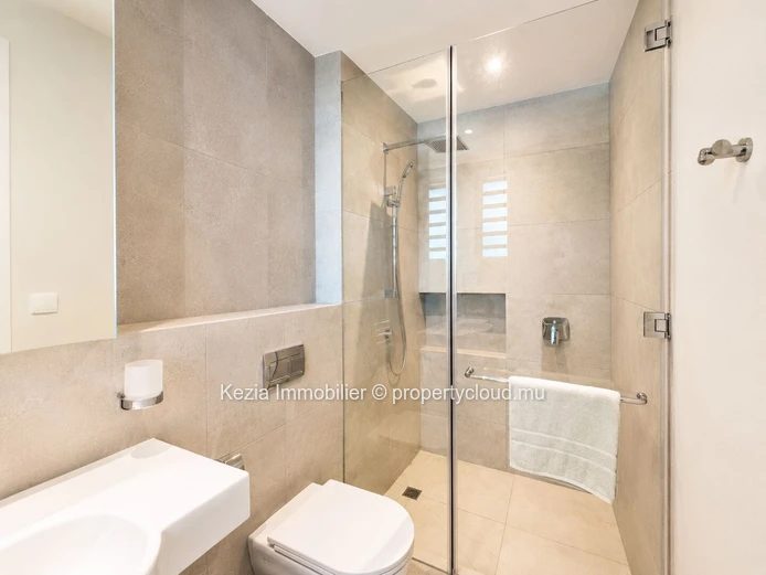 Brand New Contemporary Apartment With Mountain View