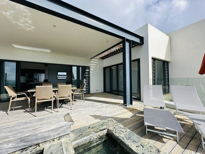 Penthouse with Ocean View and Private Pool