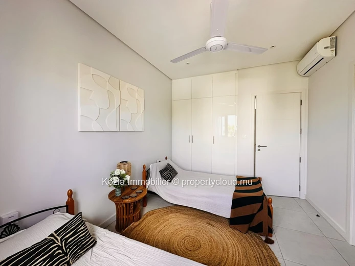 Contemporary Apartment Near The Sea