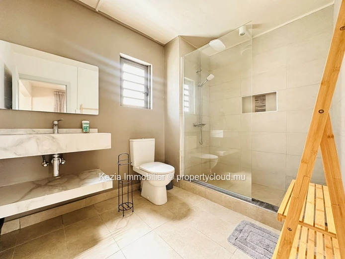 Modern Apartment 1 Minute From Pereybere Beach