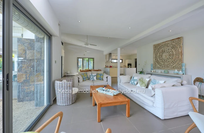 Contemporary Villa In A Secure Residence