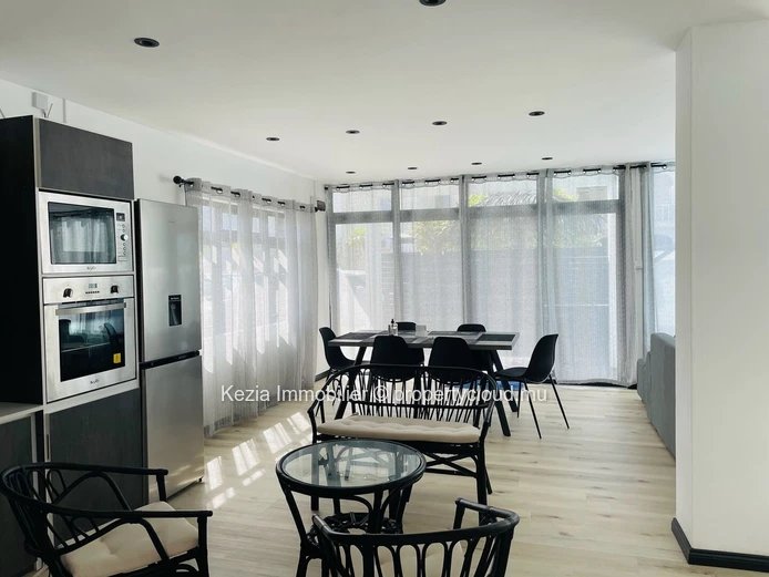 Contemporary Duplex With Private Pool