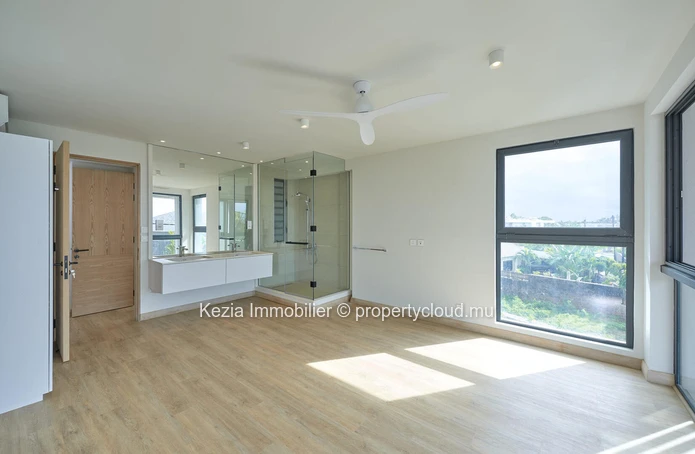 Luxurious Duplex Apartment With Ocean View
