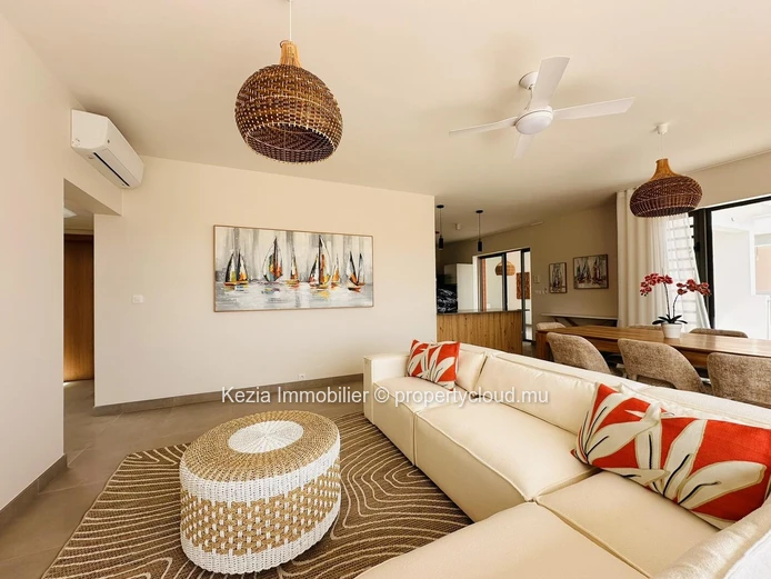 Contemporary Penthouse Close To The Beach