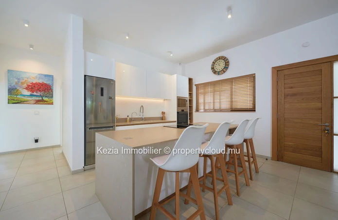 Appartement Contemporain En Rez-De-Jardin