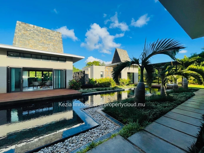 Villa Contemporaine De Plain Pied À L’Esprit Balinais