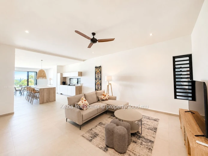 Brand New Contemporary Apartment With Mountain View