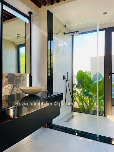 Villa Contemporaine De Plain Pied À L’Esprit Balinais
