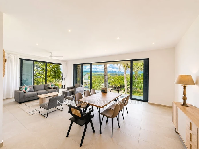 Brand New Contemporary Apartment With Mountain View