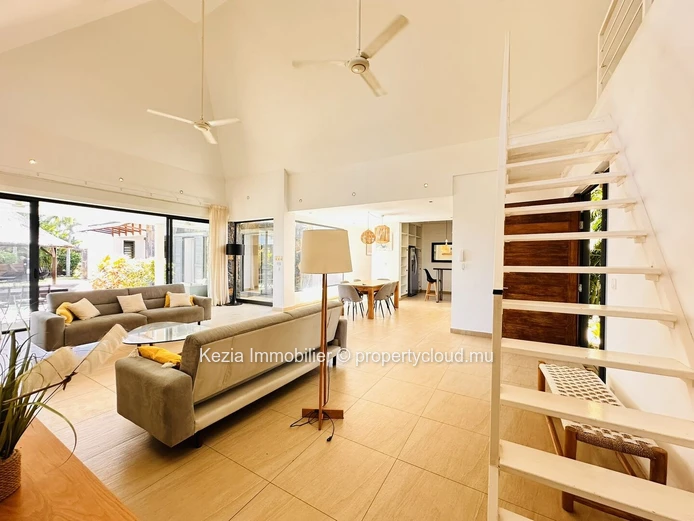 | Villa Contemporaine Avec Piscine Et Jardin Tropical |