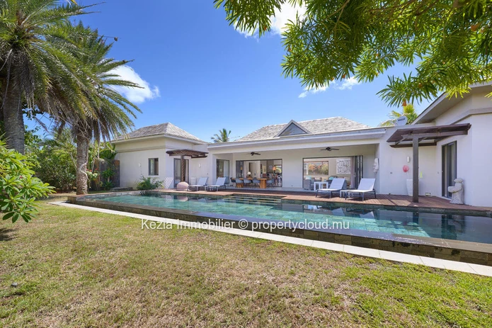 Beautiful Balinese villa with clean lines
