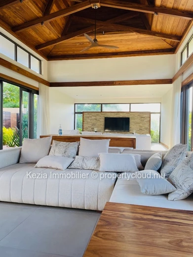 Villa Contemporaine De Plain Pied À L’Esprit Balinais