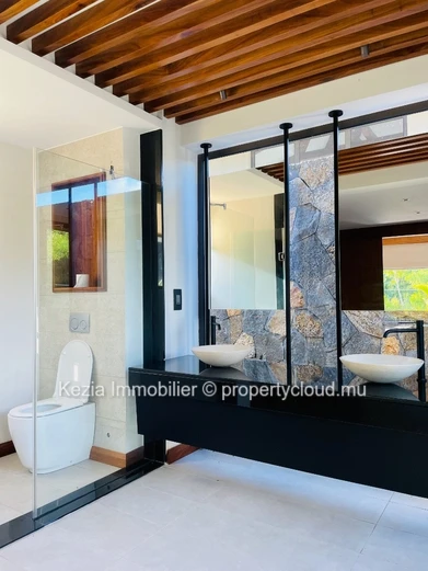 Villa Contemporaine De Plain Pied À L’Esprit Balinais