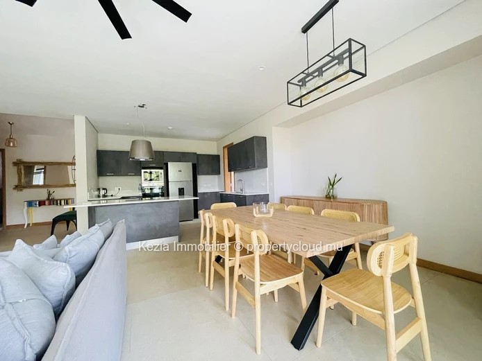 High Standard Contemporary Apartment 