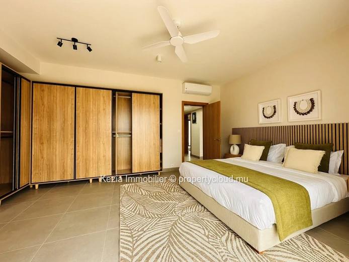 Contemporary Penthouse Close To The Beach